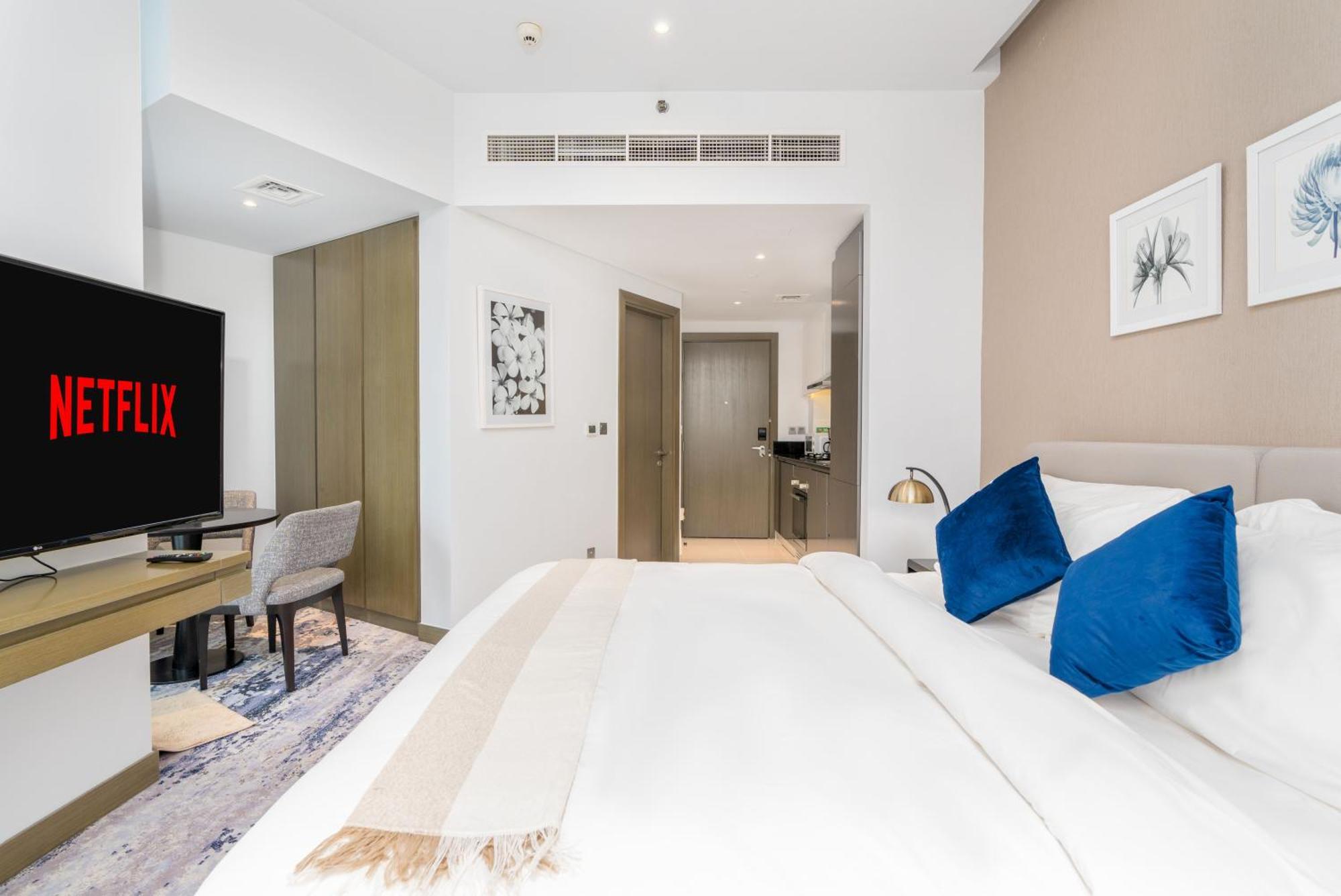 Spacious Luxe Family With Canal & Burj Khalifa View Appartamento *