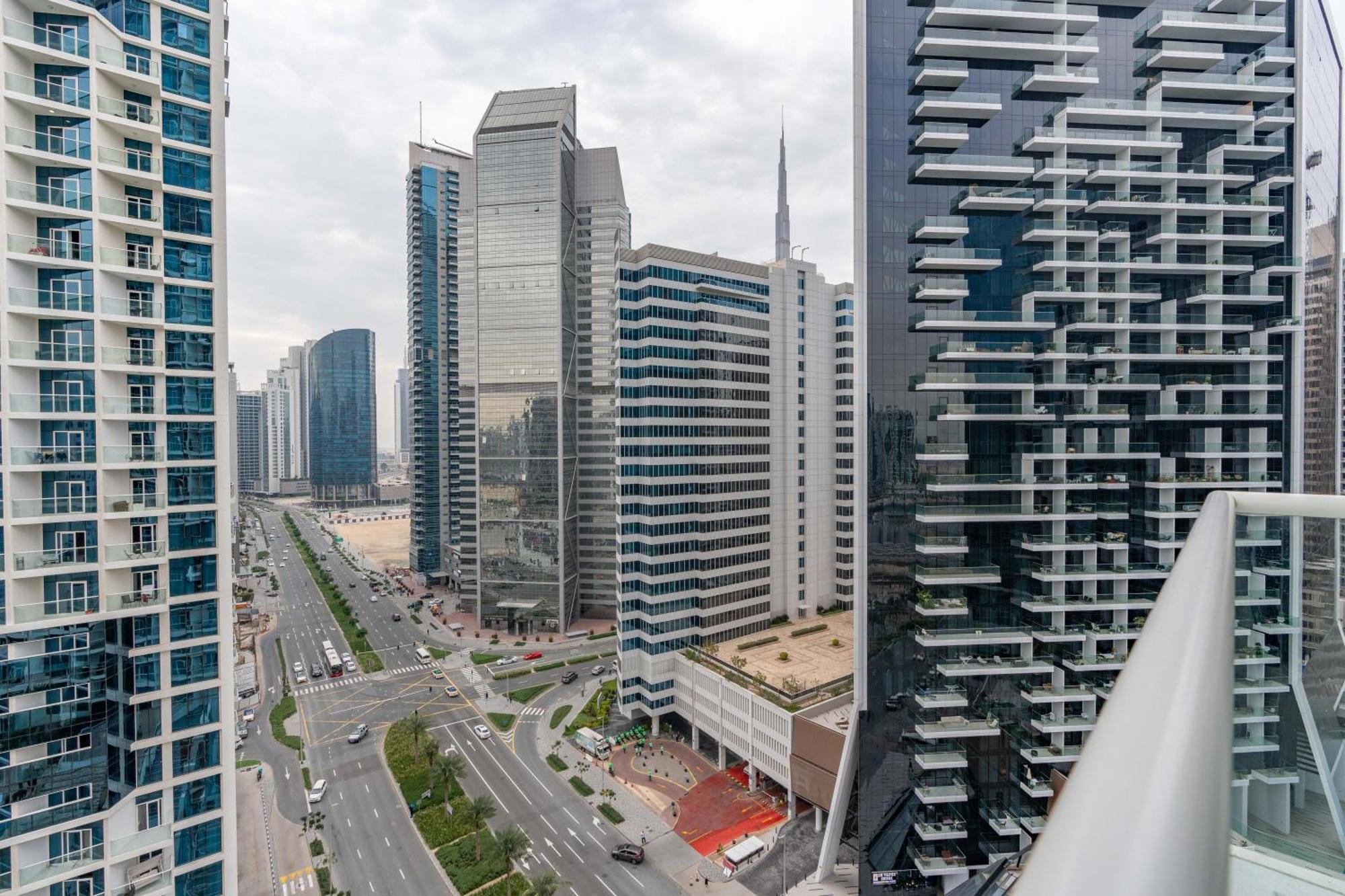 Spacious Luxe Family With Canal & Burj Khalifa View Appartamento