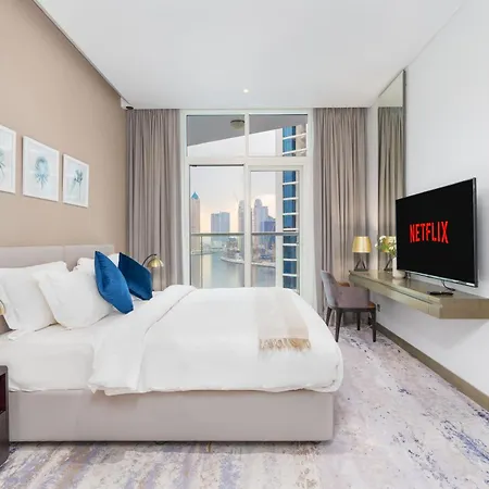 Spacious Luxe Family Apartment With Dubai Canal & Burj Khalifa View Exterior foto