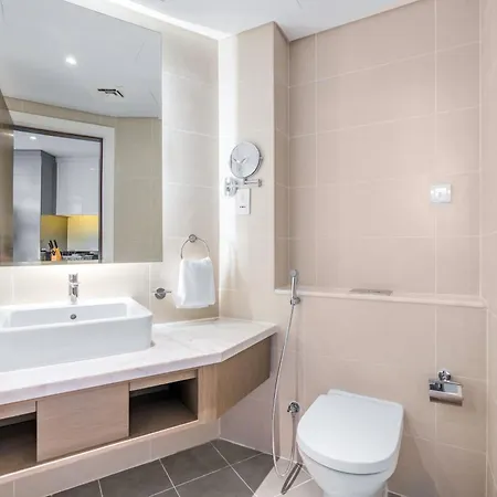 Spacious Luxe Family Apartment With Dubai Canal & Burj Khalifa View Exterior foto