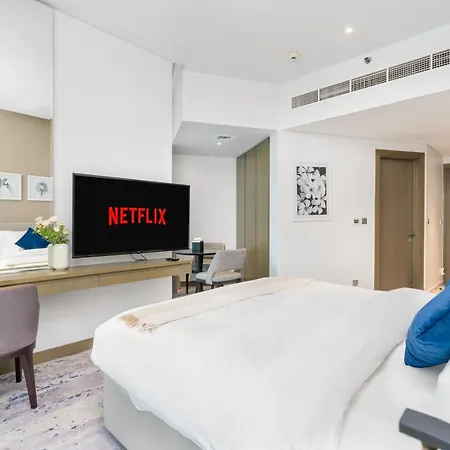 Spacious Luxe Family Apartment With Dubai Canal & Burj Khalifa View Exterior foto