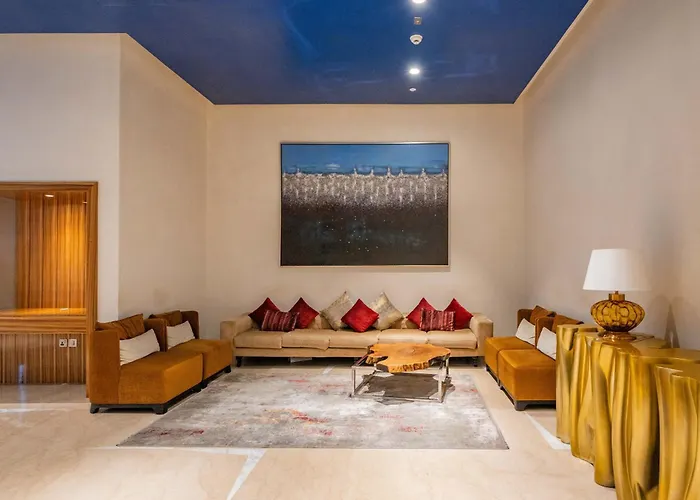 Spacious Luxe Family Apartment With Dubai Canal & Burj Khalifa View