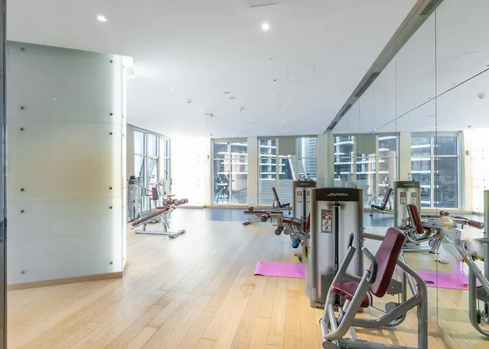 Spacious Luxe Family Apartment With Dubai Canal & Burj Khalifa View