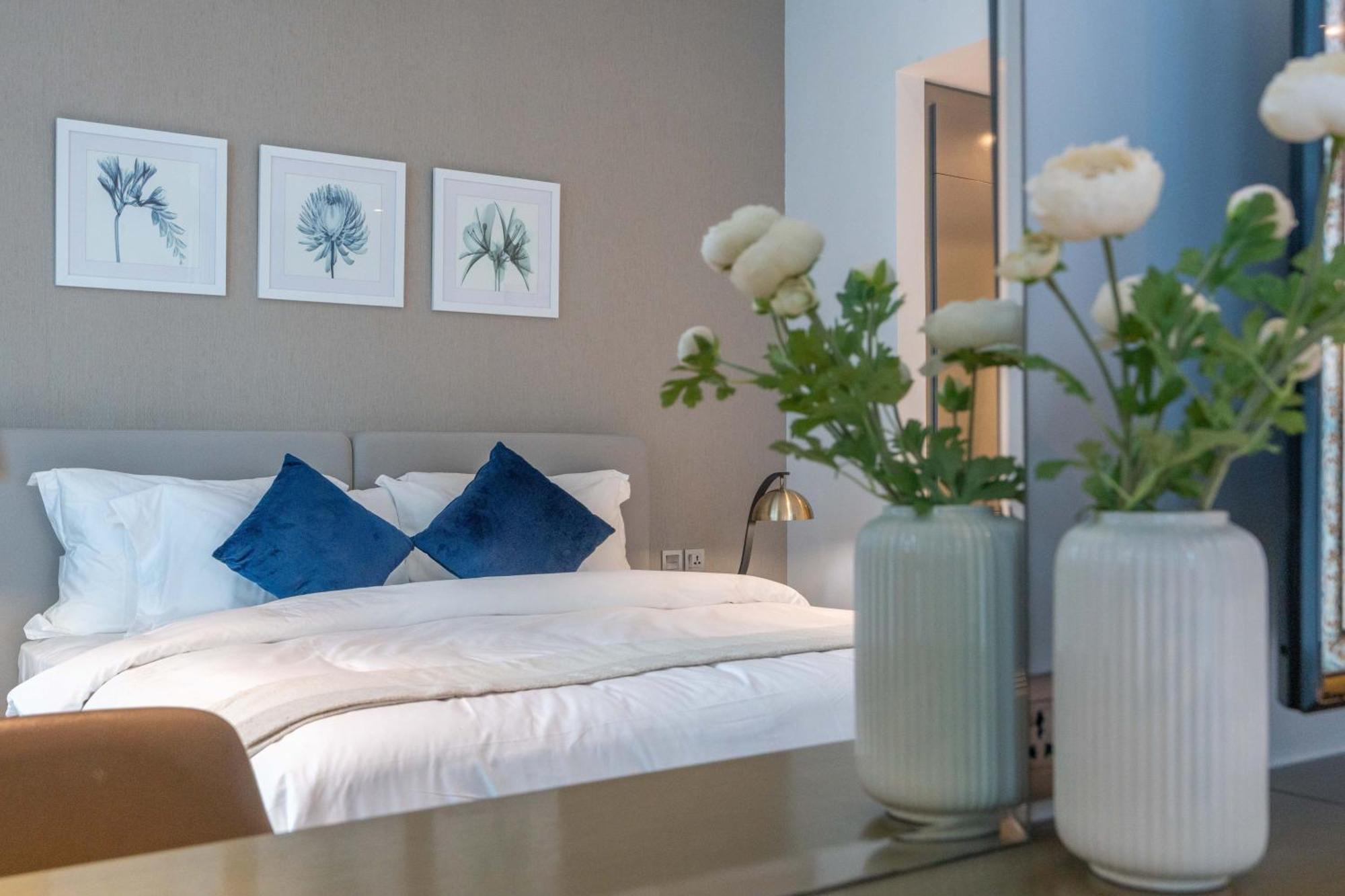 شقة Spacious Luxe Family With Canal & Burj Khalifa View *