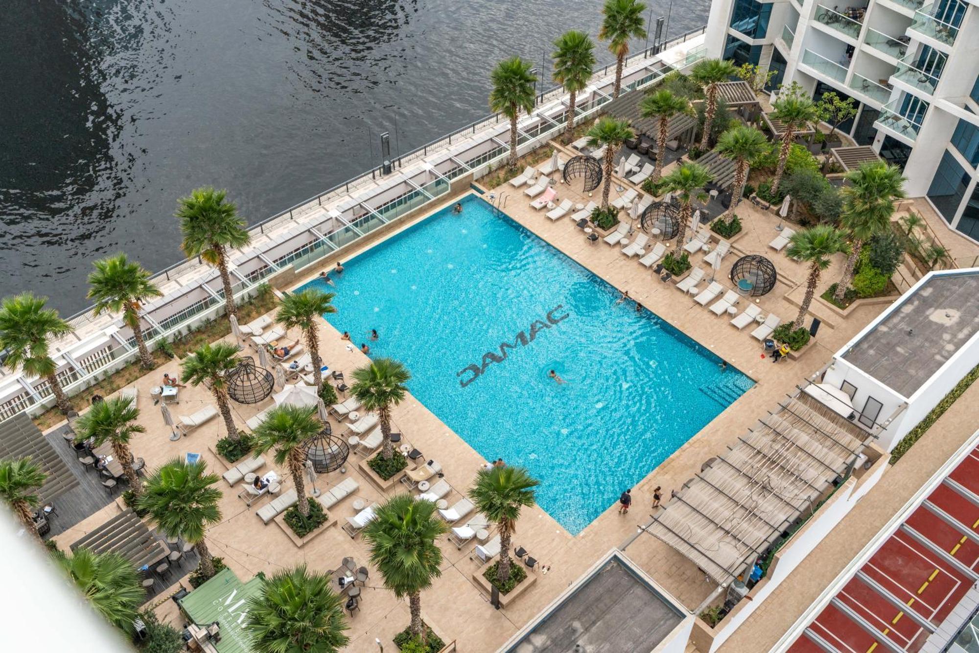 شقة Spacious Luxe Family With Canal & Burj Khalifa View