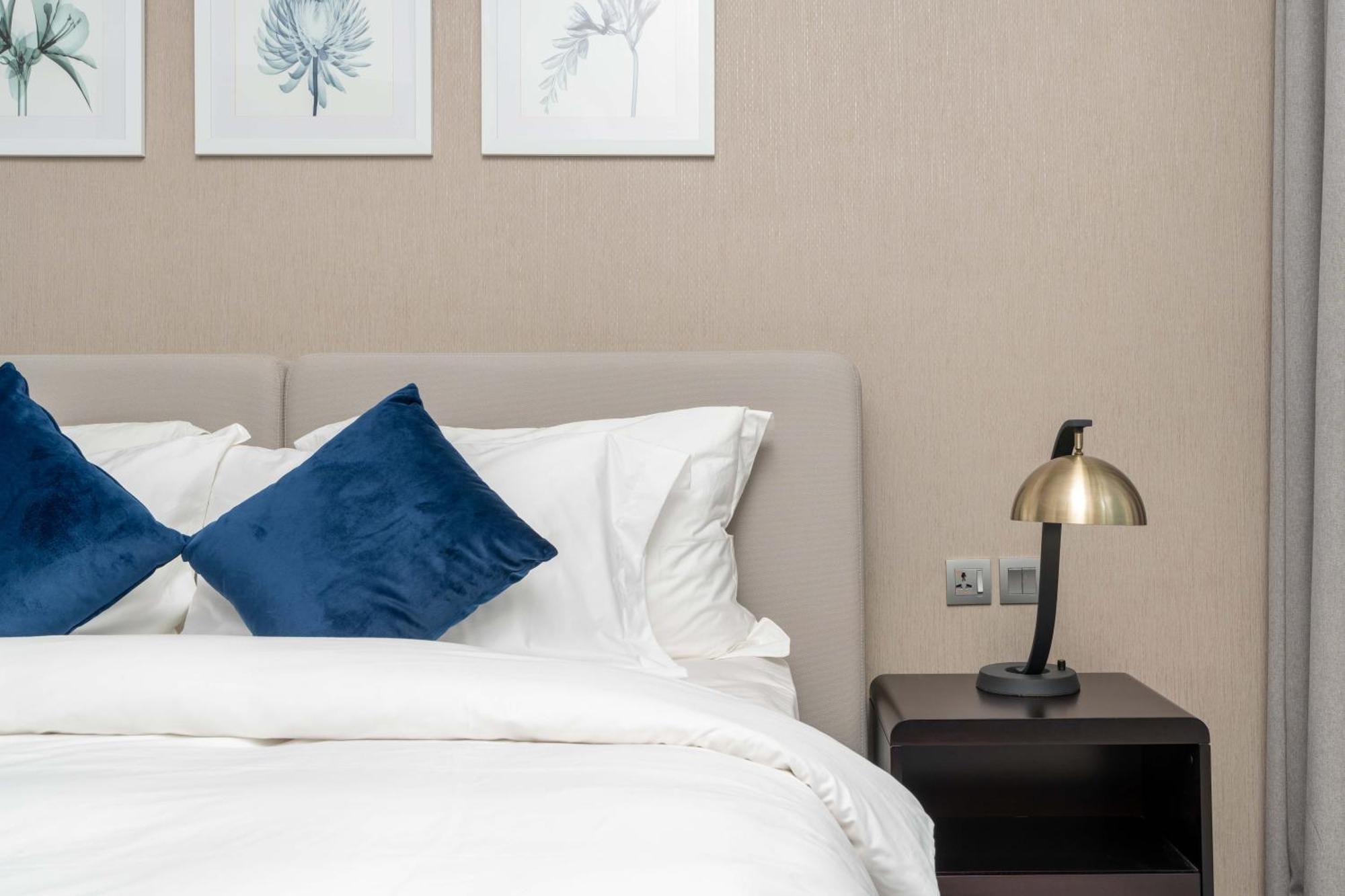 شقة Spacious Luxe Family With Canal & Burj Khalifa View