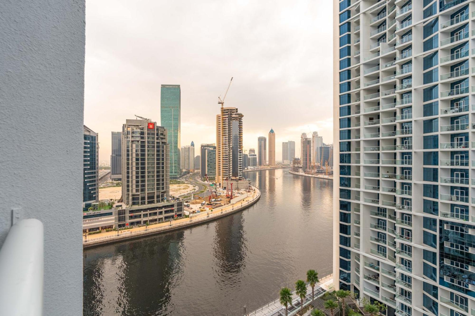 Spacious Luxe Family With Canal & Burj Khalifa View دبي